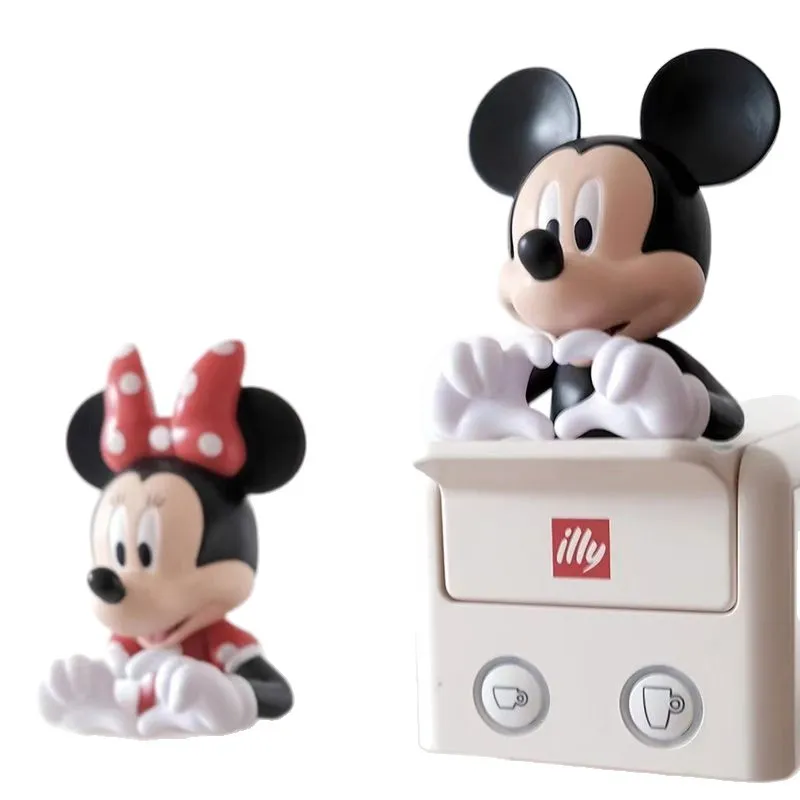 Disney Mickey and Minnie Mouse Making Heart Hands Figurine – Romantic Tabletop Decor, Wedding & Anniversary Gift, Collectible Resin Statue